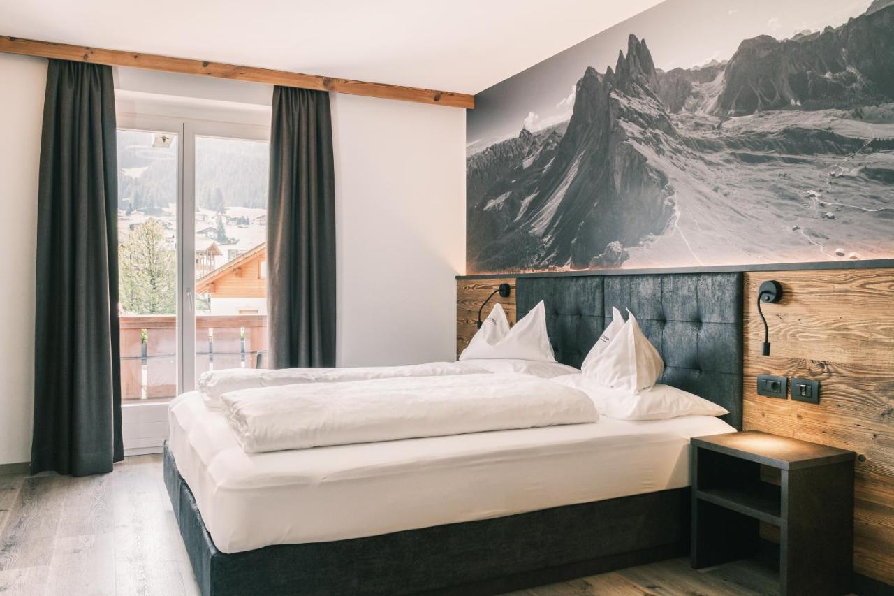 Kristiania Small Dolomites Hotel Selva di Val Gardena Ngoại thất bức ảnh